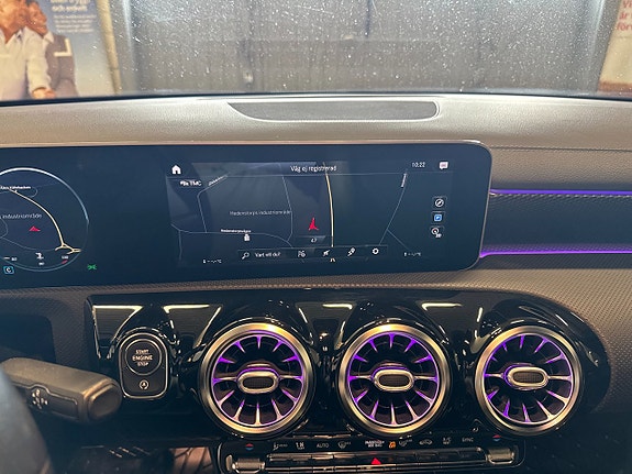 Mercedes-Benz CLA200 d 18 of 23