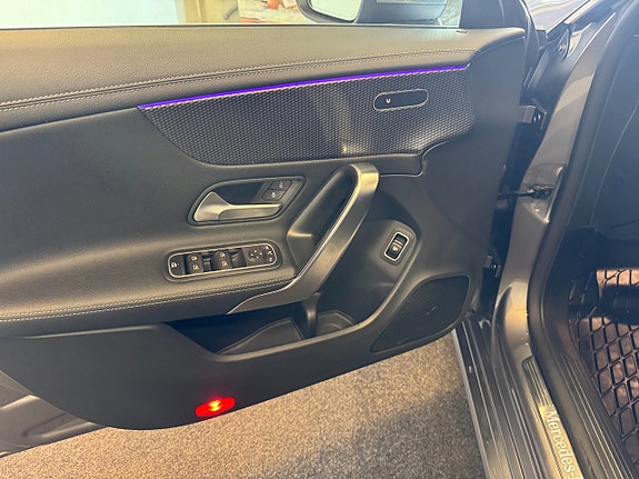 Mercedes-Benz CLA200 d 13 of 23