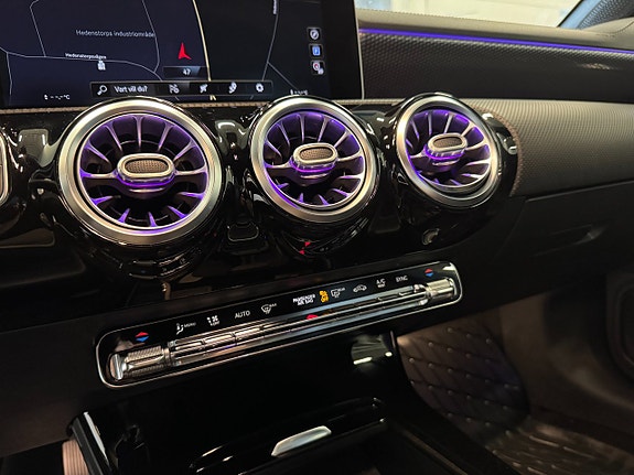 Mercedes-Benz CLA200 d 17 of 23