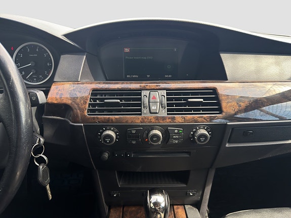 BMW 530i 11 of 18