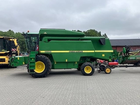 John Deere 2264 2 of 16