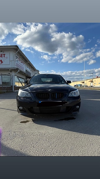 BMW 525i 2 of 9
