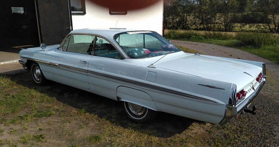 Pontiac Bonneville 2 of 10