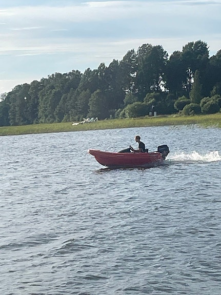 River 290 med Tohatsu 9,8 hk 4-takt – perfekt ungdomsbåt 7 of 7