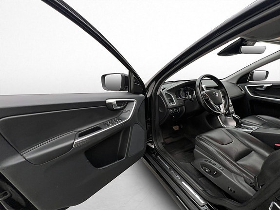 Volvo XC60 13 of 27