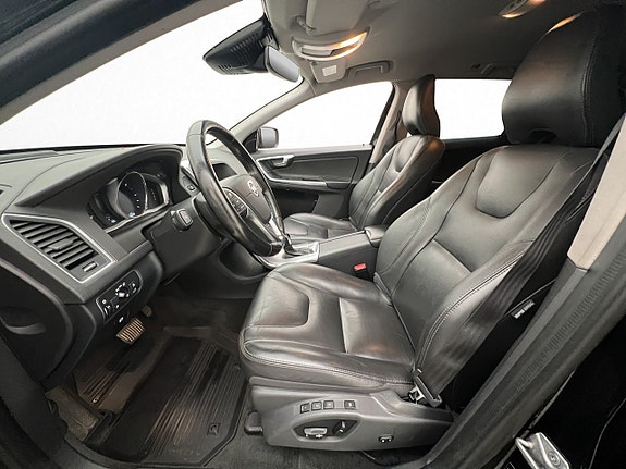 Volvo XC60 14 of 27