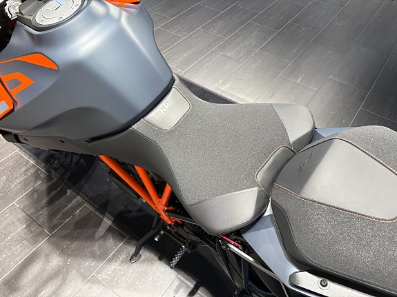 KTM 1290 Super Duke GT/Techpack/Akra/Toppbox 14 of 16