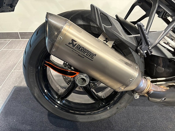 KTM 1290 Super Duke GT/Techpack/Akra/Toppbox 11 of 16
