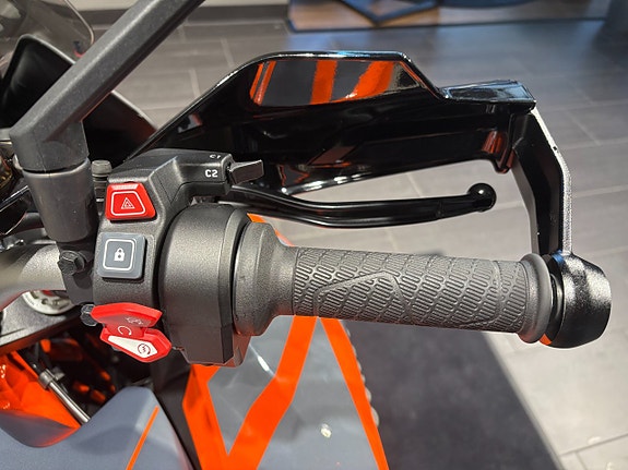 KTM 1290 Super Duke GT/Techpack/Akra/Toppbox 8 of 16