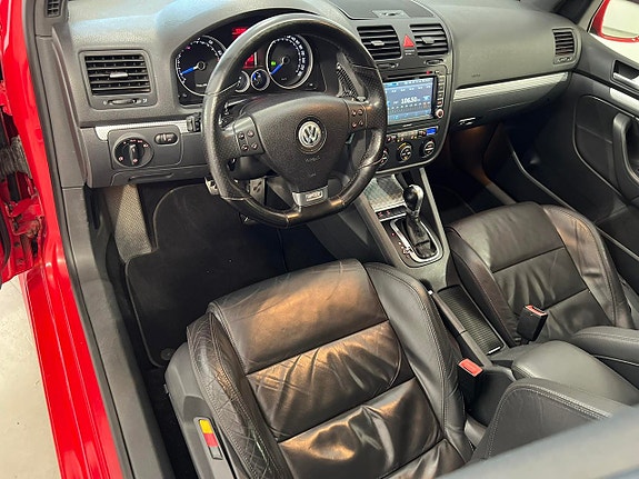 Volkswagen Golf V 19 of 24