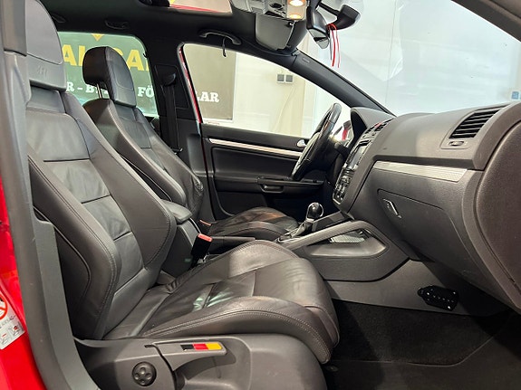 Volkswagen Golf V 22 of 24