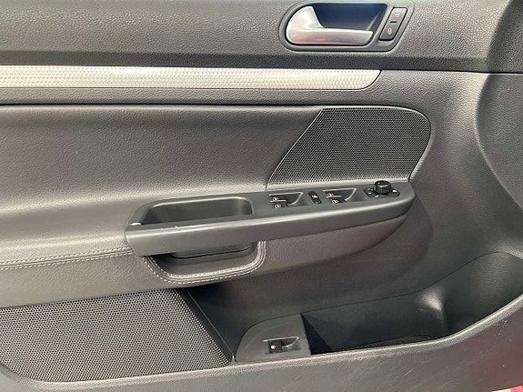 Volkswagen Golf V 20 of 24