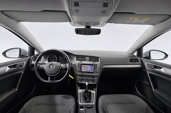 Volkswagen Golf VII 11 of 26