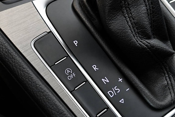 Volkswagen Golf VII 22 of 26