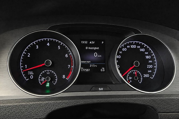 Volkswagen Golf VII 17 of 26