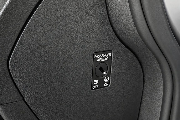 Volkswagen Golf VII 23 of 26