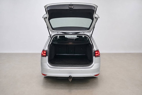 Volkswagen Golf VII 8 of 26