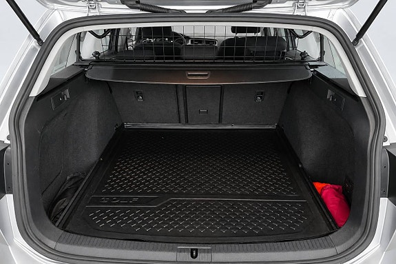 Volkswagen Golf VII 26 of 26