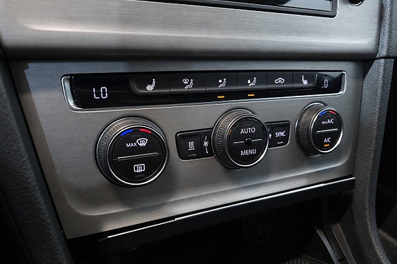 Volkswagen Golf VII 20 of 26