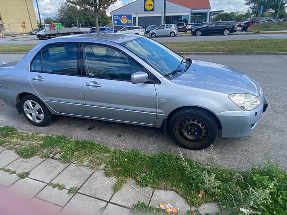 Mitsubishi Lancer 4 of 7