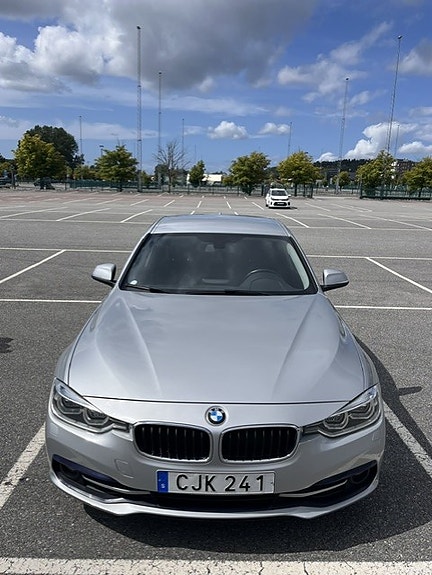 BMW 320d 3 of 30