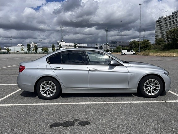 BMW 320d 4 of 30