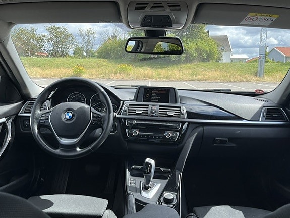 BMW 320d 15 of 30