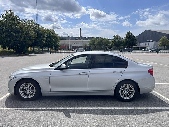 BMW 320d 11 of 30