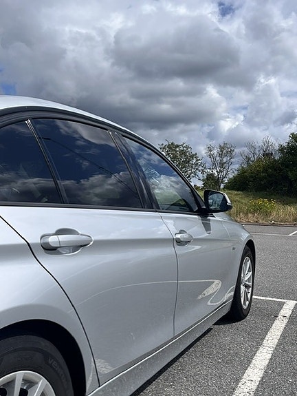 BMW 320d 5 of 30