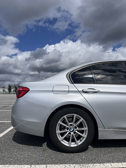 BMW 320d 6 of 30