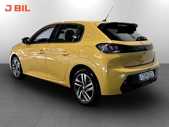 Peugeot 208 3 of 15