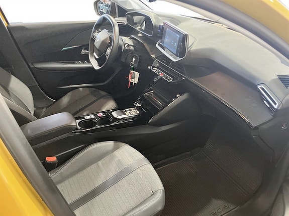 Peugeot 208 11 of 15