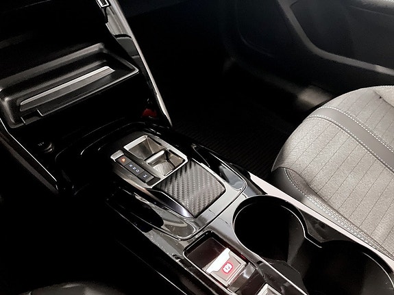 Peugeot 208 10 of 15