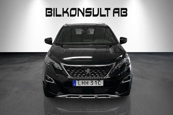 Peugeot 5008 2 of 8