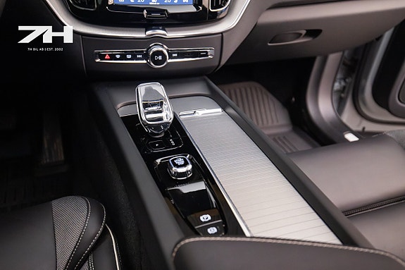 Volvo XC60 12 of 22