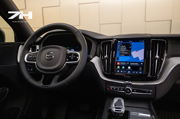 Volvo XC60 11 of 22