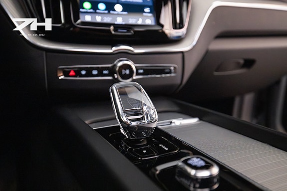 Volvo XC60 13 of 22