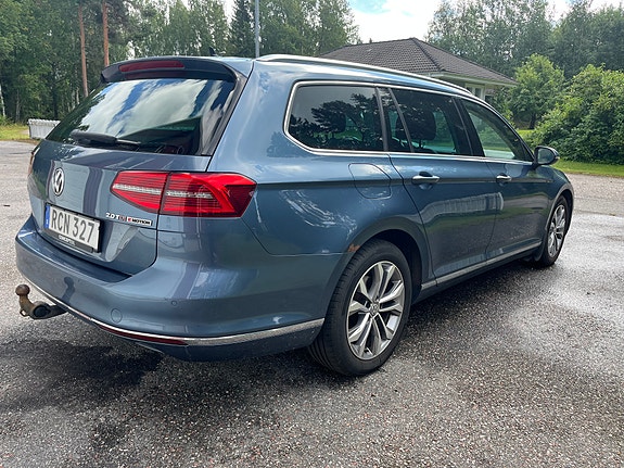 Volkswagen Passat 4 of 7