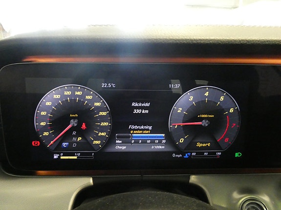 Mercedes-Benz E200 18 of 25