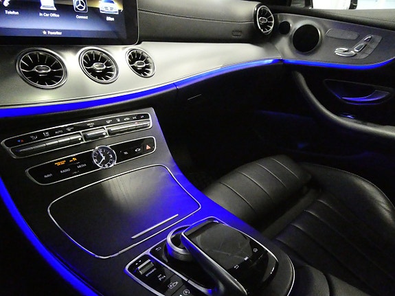 Mercedes-Benz E200 21 of 25