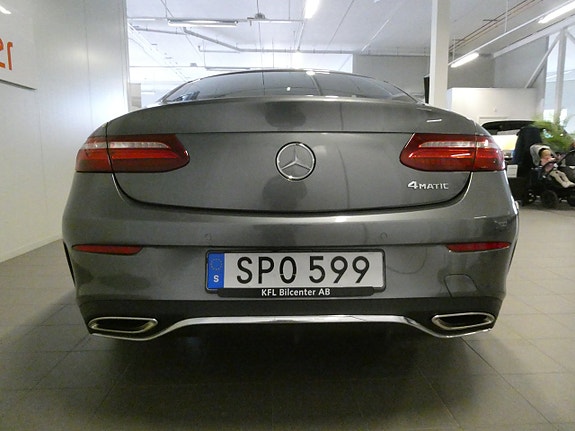 Mercedes-Benz E200 7 of 25