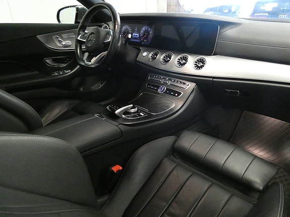 Mercedes-Benz E200 14 of 25