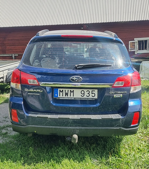 Subaru Outback 3 of 7