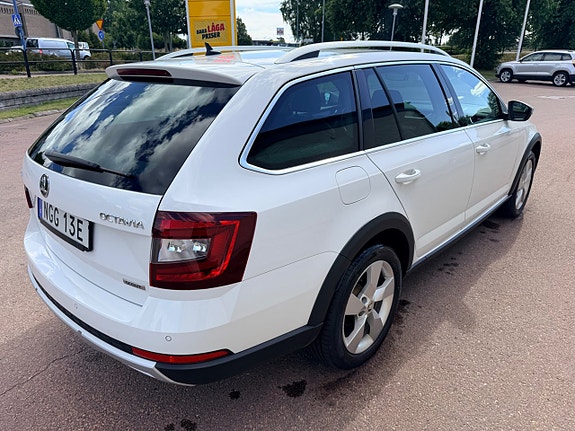 Skoda Octavia Scout 5 of 22