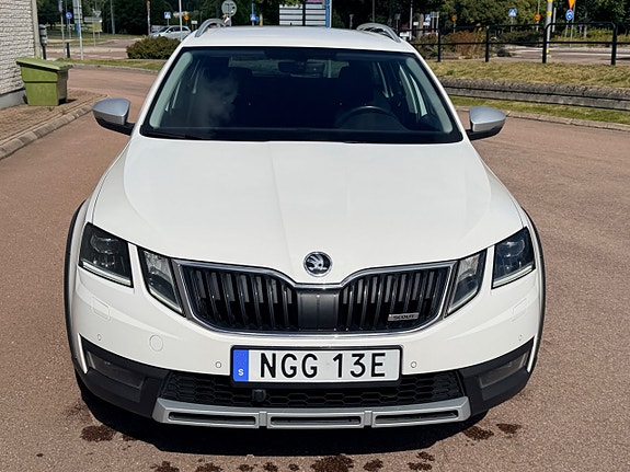 Skoda Octavia Scout 8 of 22