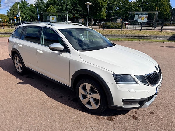Skoda Octavia Scout 7 of 22
