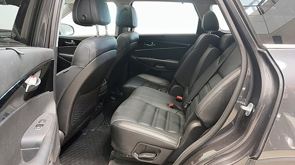 Kia Sorento 11 of 20