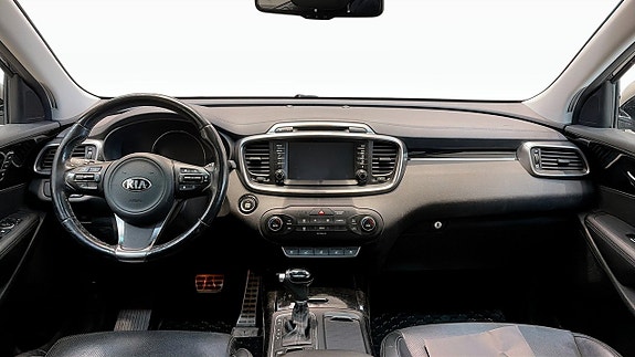 Kia Sorento 12 of 20