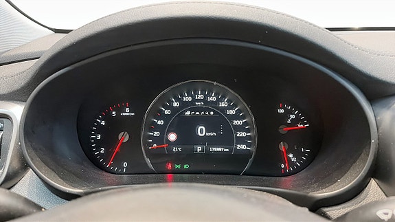 Kia Sorento 16 of 20