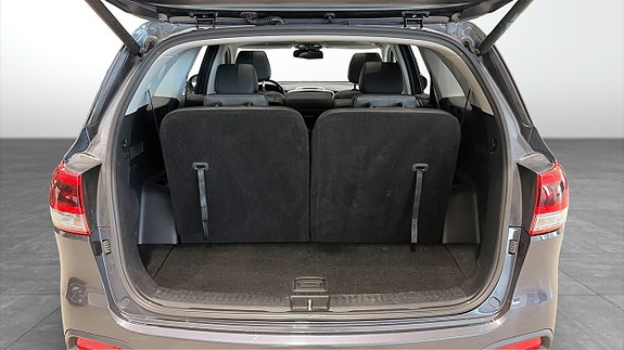 Kia Sorento 9 of 20